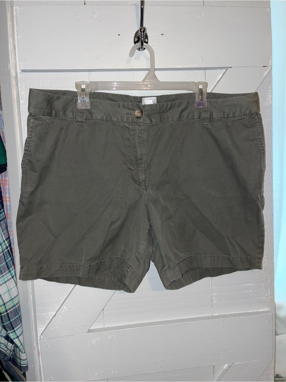 Lands End sz 18 P olive khaki 6 in shorts